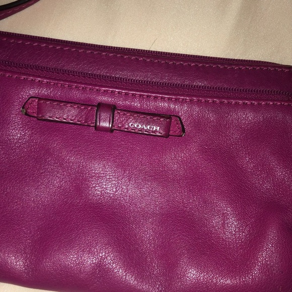 COACH Double Zipper Bow Wristlet Wallet - Magenta Leather 💜🩷 - Picture 2 of 5